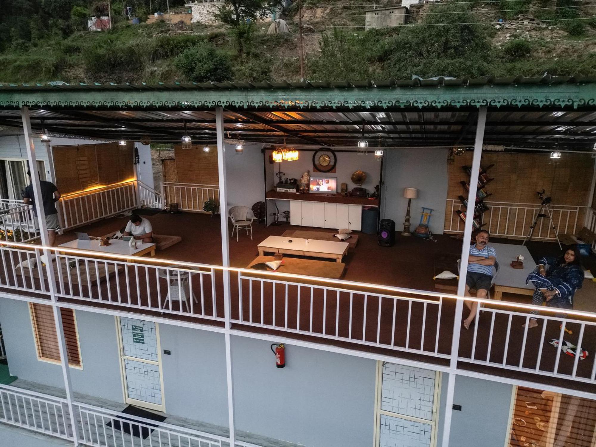 The Rare One'S Mukteshwar - Resort & Cafe Exterior photo