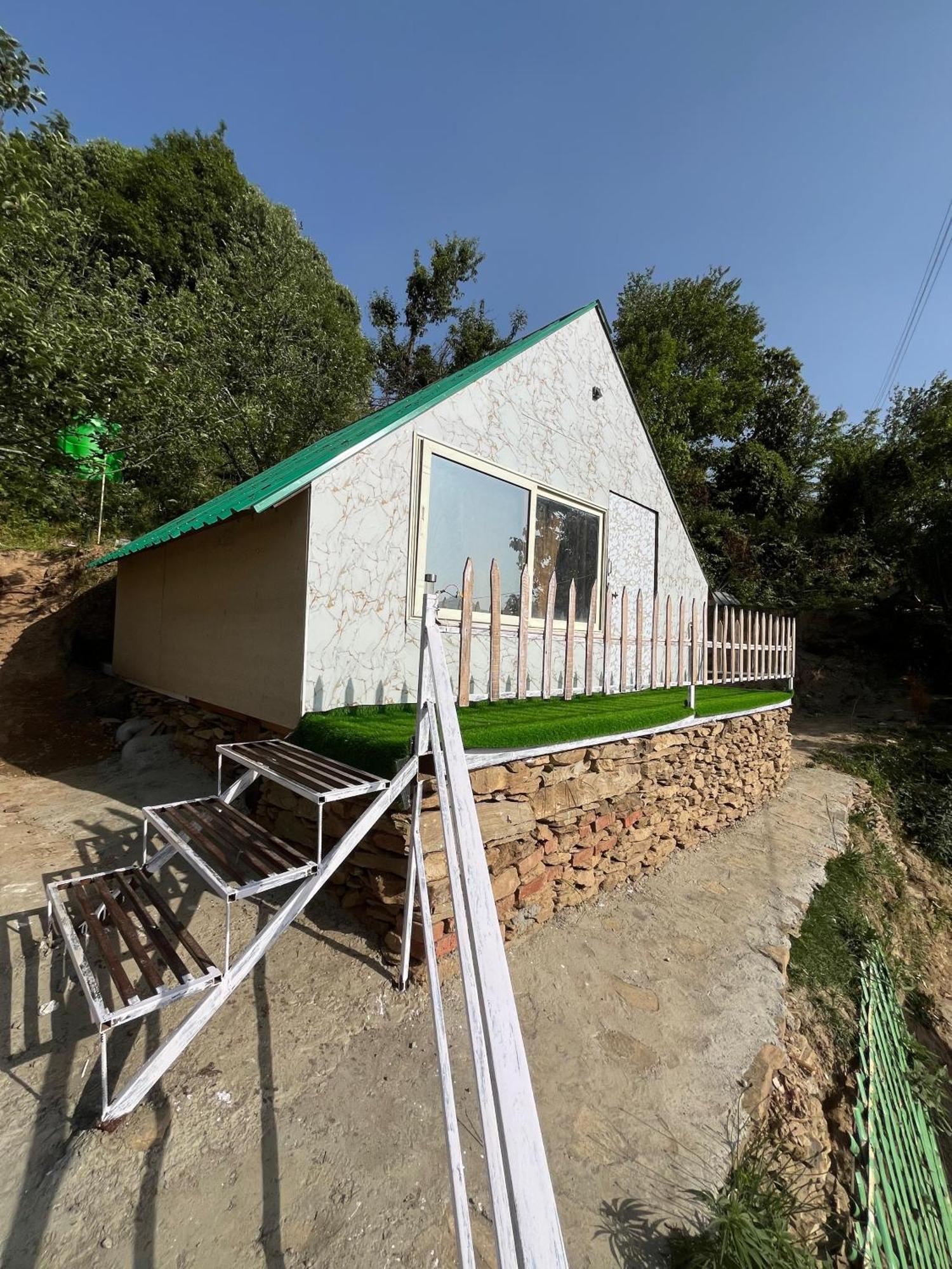 The Rare One'S Mukteshwar - Resort & Cafe Exterior photo